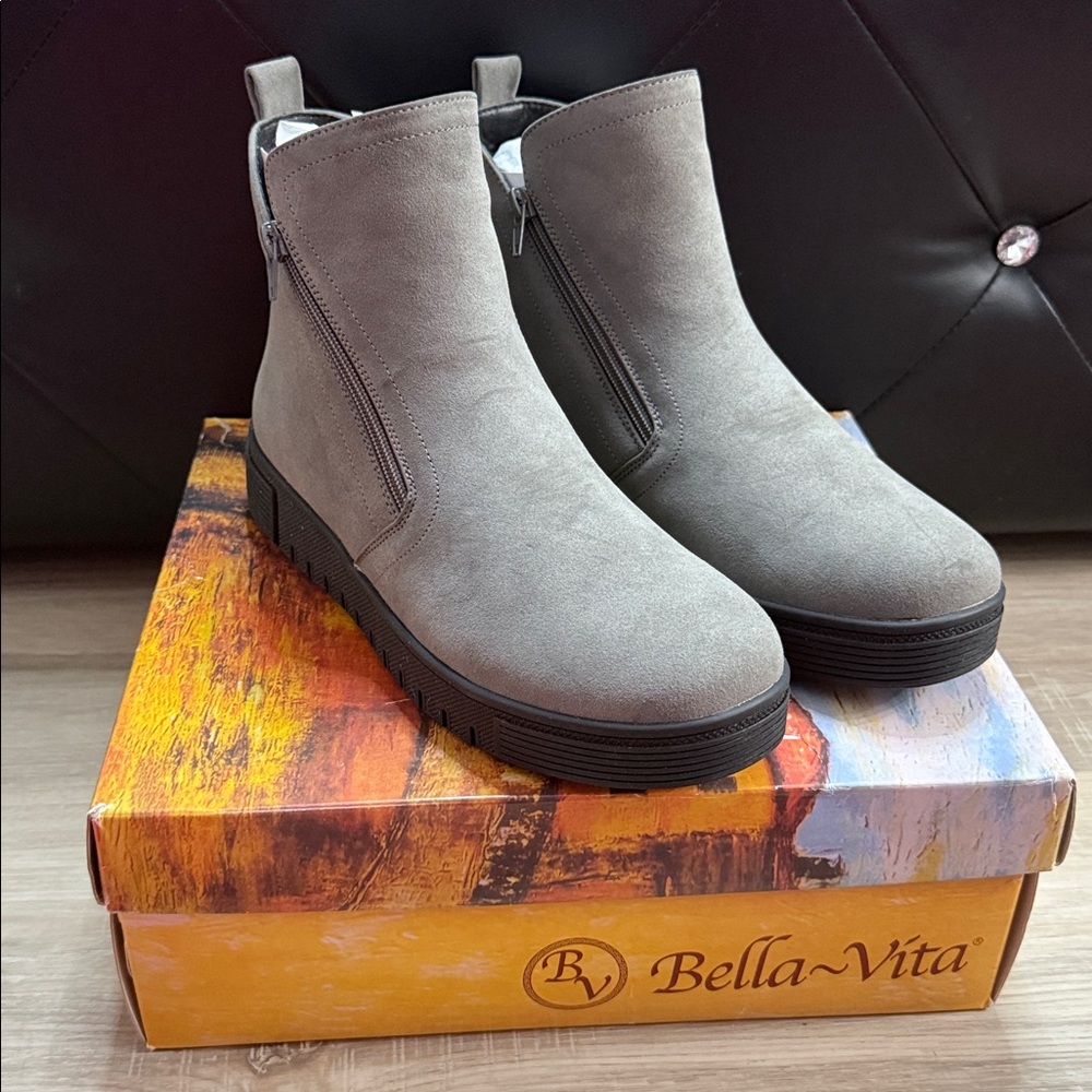 Bella Vita Women's Gray Ankle Booties